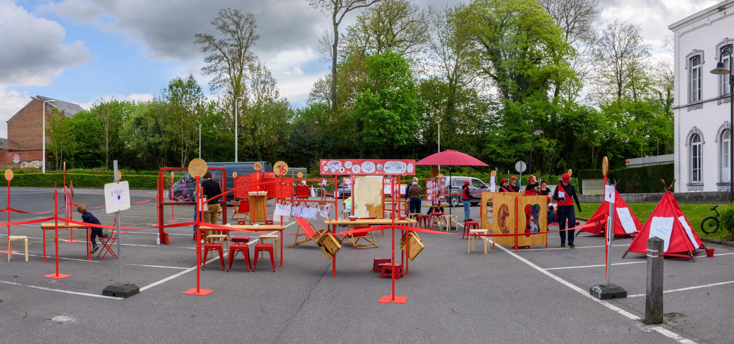 Rouge Crayon-Inviter au dessin dans l'Espace Public